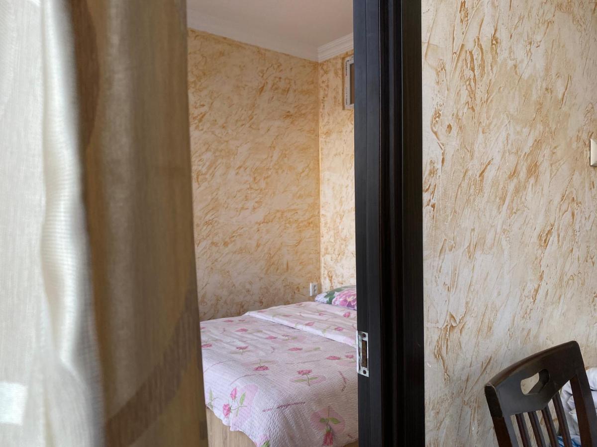 Merab House バトゥーミ エクステリア 写真