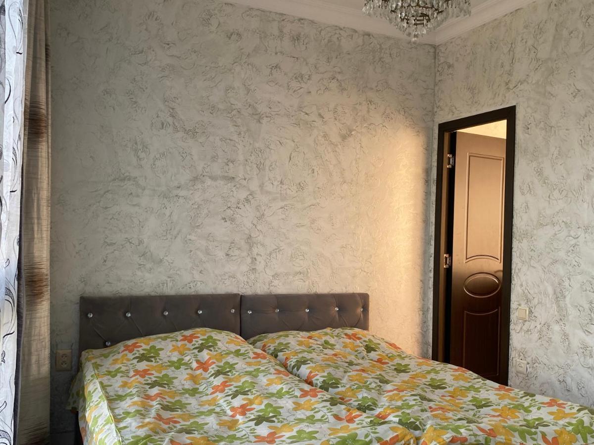 Merab House バトゥーミ エクステリア 写真