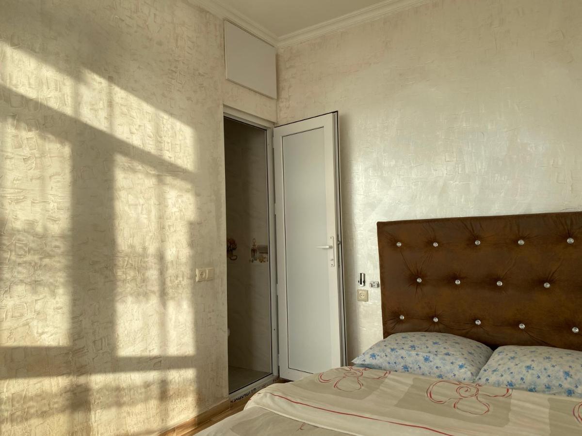 Merab House バトゥーミ エクステリア 写真