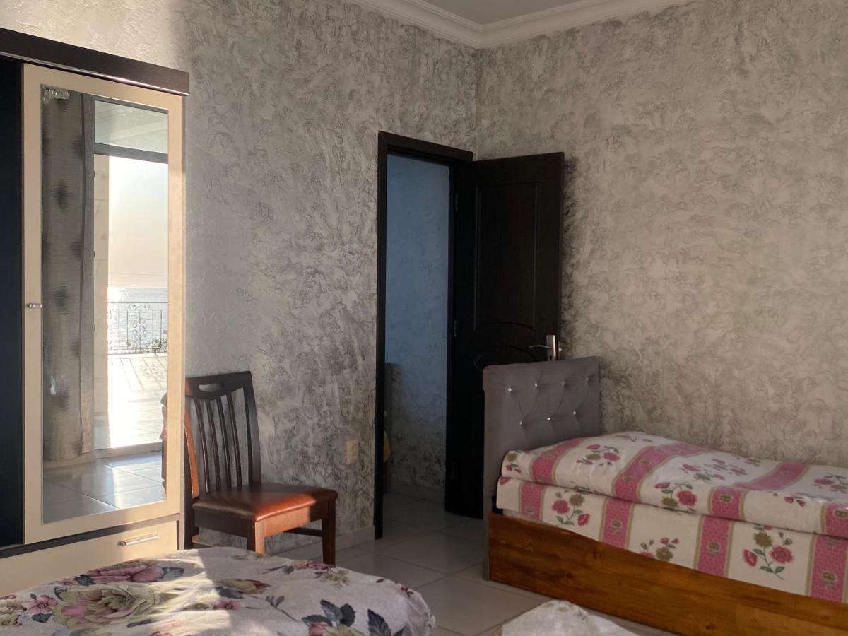 Merab House バトゥーミ エクステリア 写真